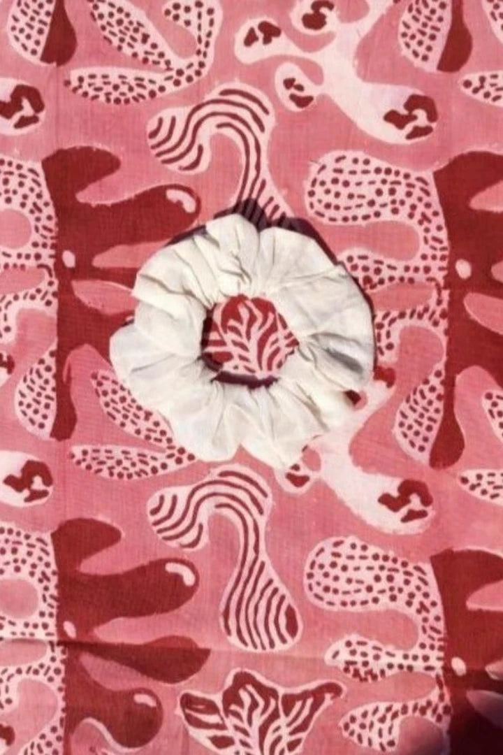 Ilamra sustainable clothing organic cotton Off-white hand block printed mini scrunchie