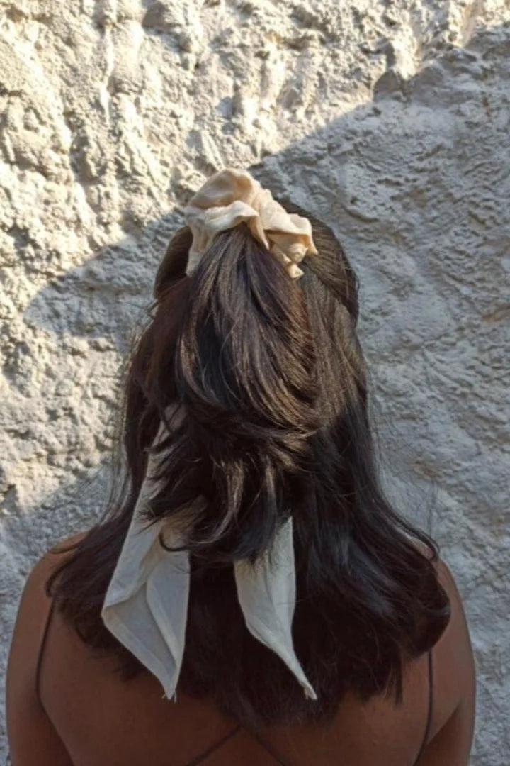 Ilamra sustainable clothing organic cotton Off-white hand block printed scrunchie
