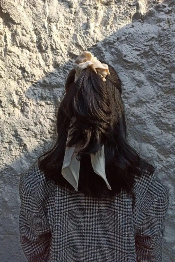 Ilamra sustainable clothing organic cotton Off-white hand block printed scrunchie