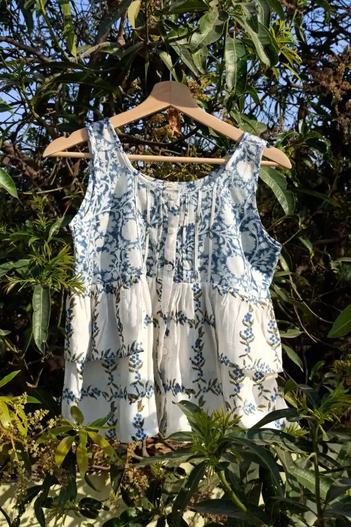 Ilamra sustainable clothing organic cotton off-white and indigo hand block printed top