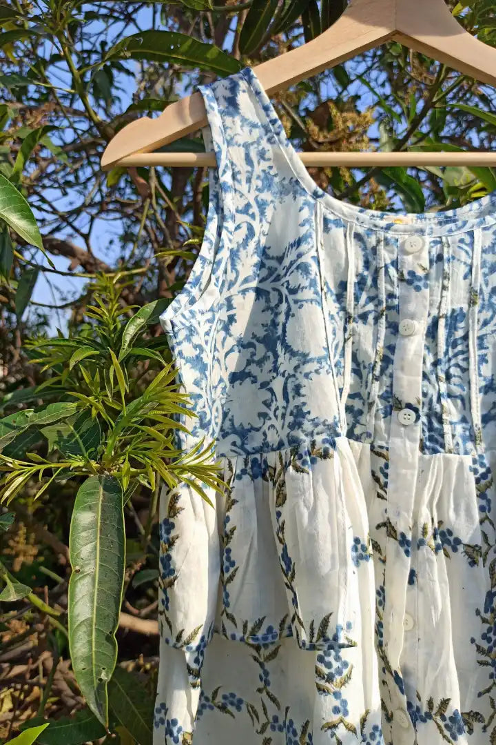 Ilamra sustainable clothing organic cotton off-white and indigo hand block printed top