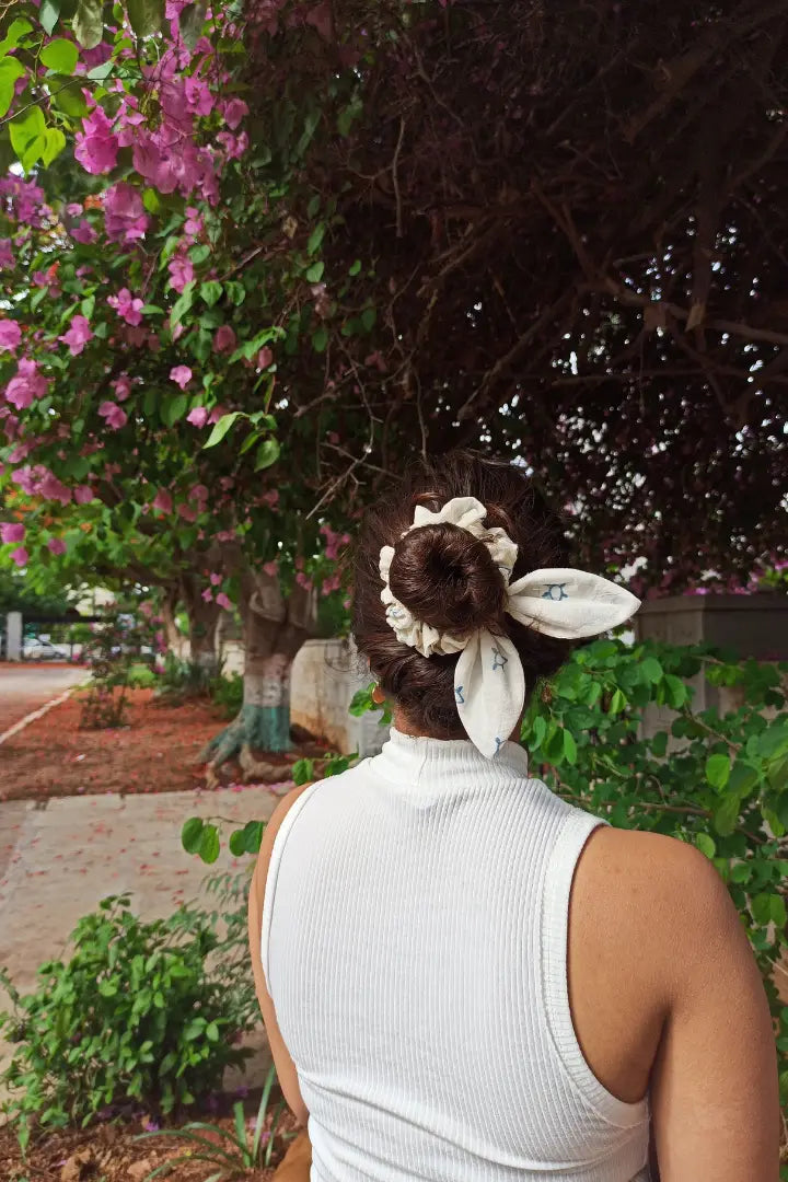 Ilamra hand block printed sustainably made naturally dyed Off-white and Indigo scrunchie