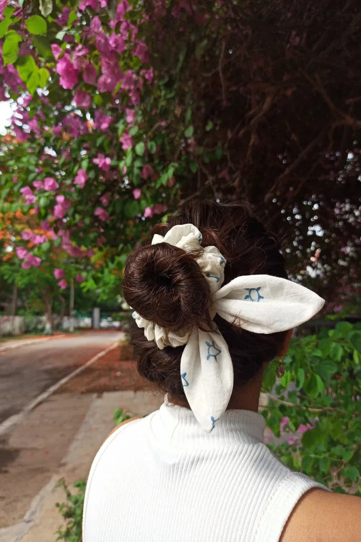 Ilamra hand block printed sustainably made naturally dyed Off-white and Indigo scrunchie