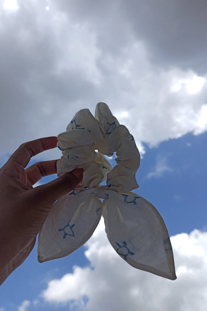 Ilamra hand block printed sustainably made naturally dyed Off-white and Indigo scrunchie