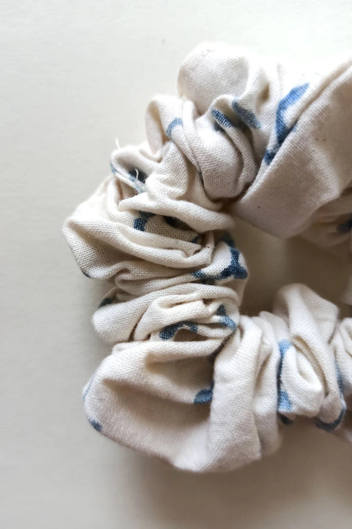 ilamra hand block printed naturally dyed organic cotton Off-white and Indigo upcycled cotton cool scrunchie