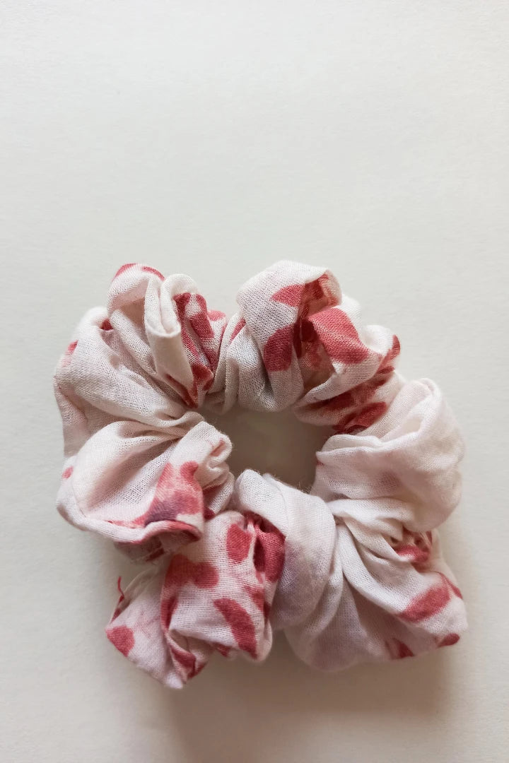 ilamra hand block printed naturally dyed organic cotton Off-white and blush pink upcycled cotton chic scrunchie