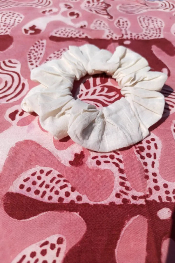 Ilamra sustainable clothing organic cotton Off-white hand block printed mini scrunchie