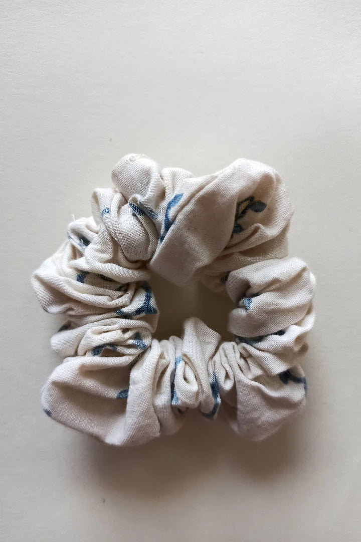 Ilamra hand block printed sustainably made naturally dyed Off-white and Indigo Upcycled Cotton Mul scrunchie bundle