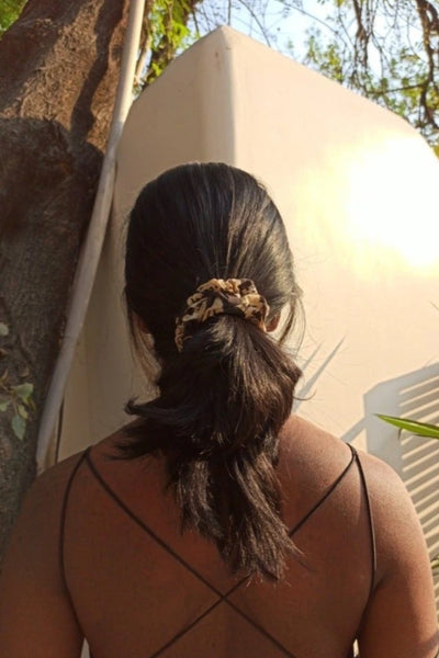 Ilamra sustainable clothing organic cotton Black and Beige hand block printed mini scrunchie