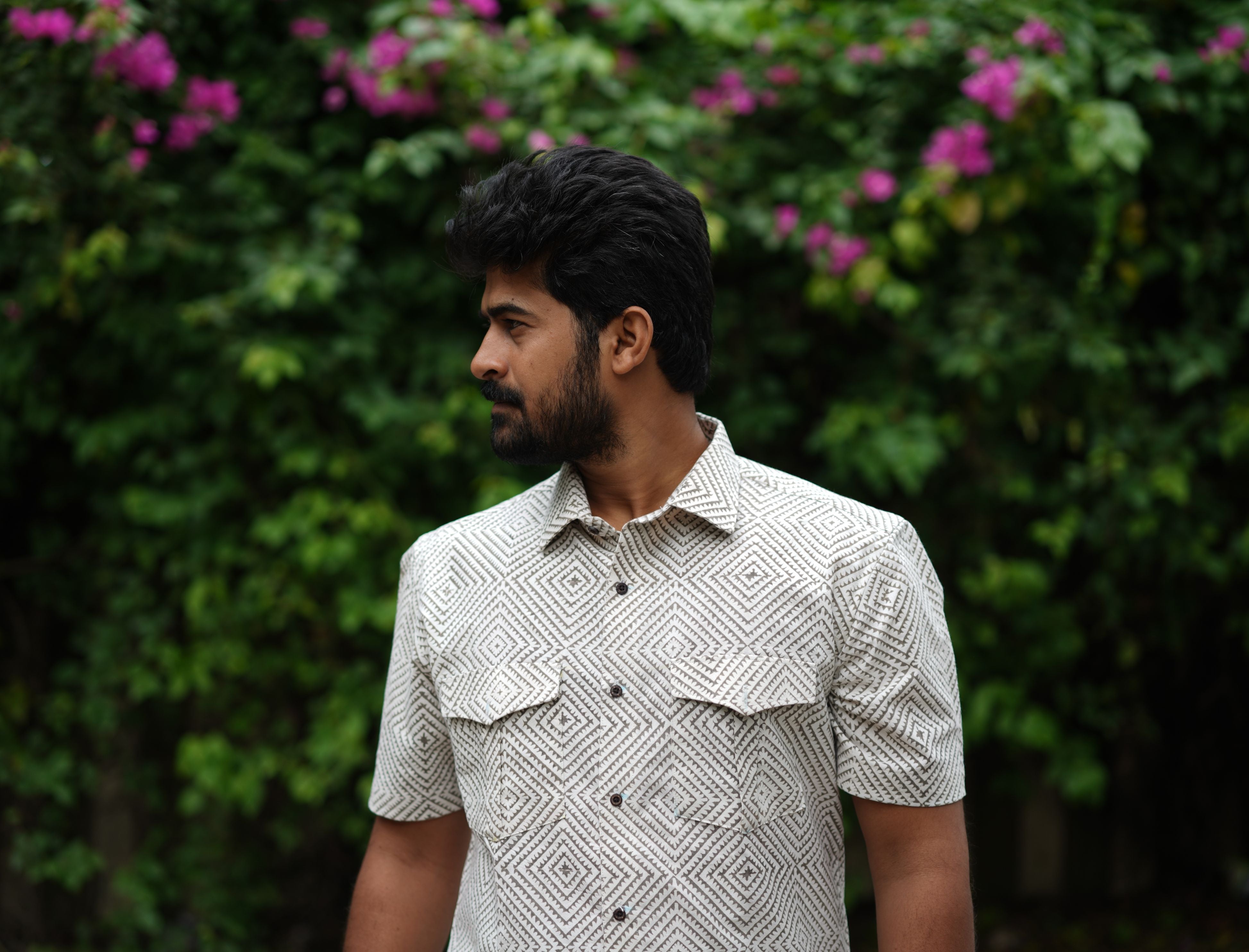 Men's short sleeve shirt with concentric square print in Black. 
