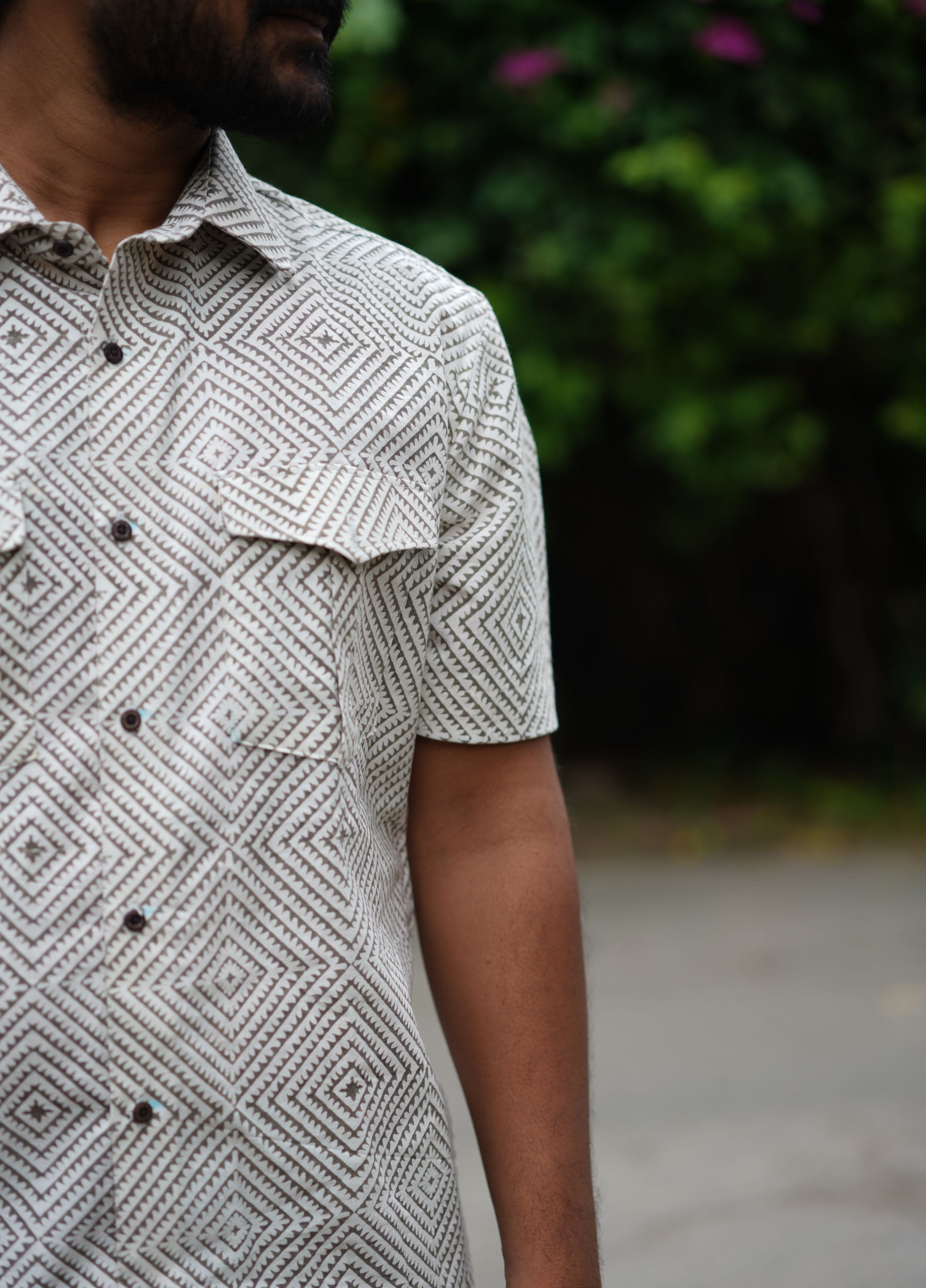 Men's short sleeve shirt with concentric square print in Black. 
